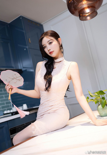 男女一起差差互动场景